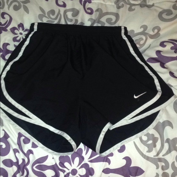 Nike dry fit shorts - Picture 1 of 4